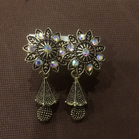 NWT: HANDCRAFTED Traditional Royal Bling Bollywood Earrings Gold Tone - Picture 5 of 9